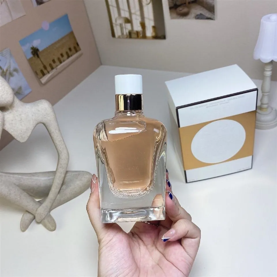 bergamot-and-vanilla-perfume-key-notes-calabrian-bergamot-madagascar-vanilla-tonka-tea